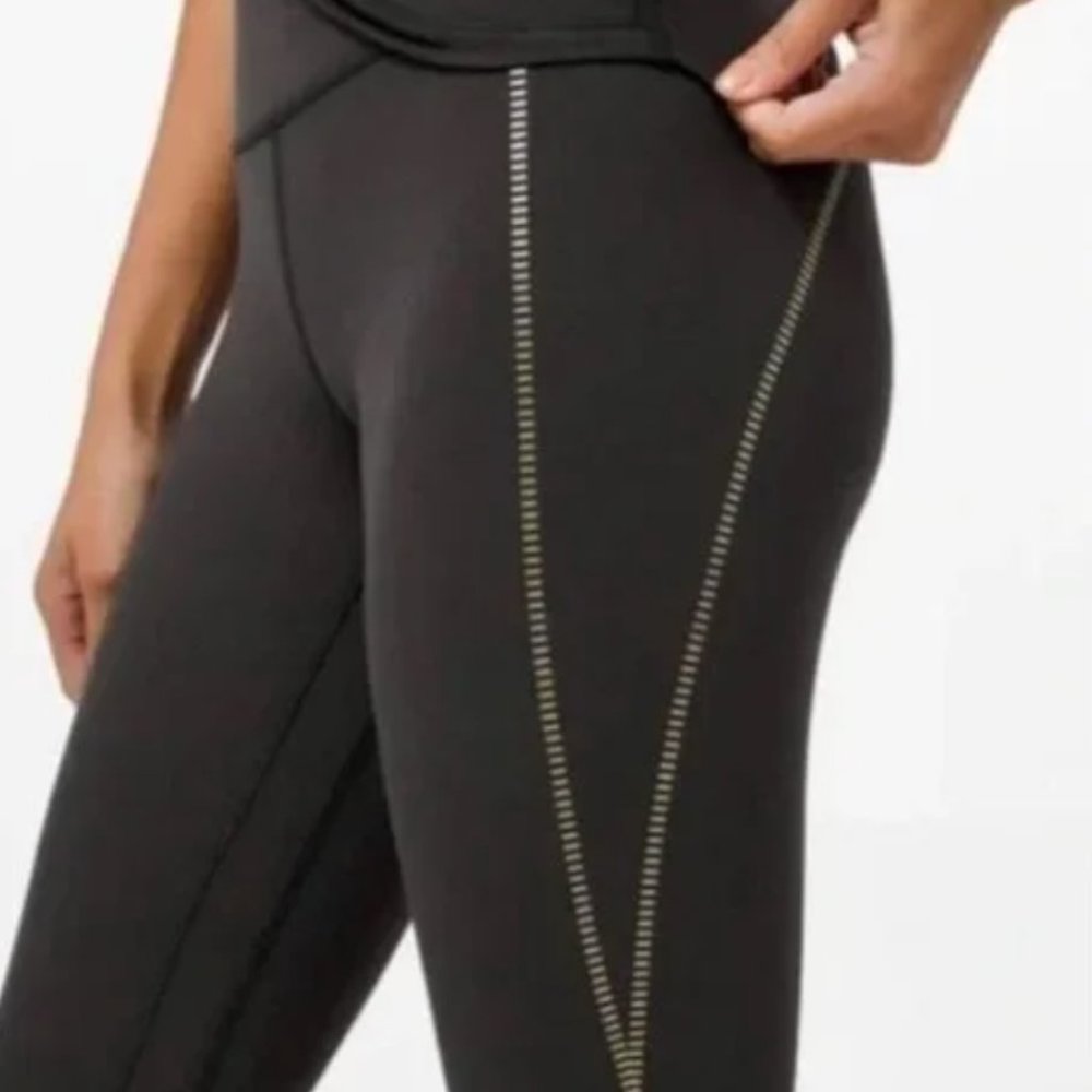 Lululemon Align High-Rise Crop 21" Special Edition Black with Gold in Size 2